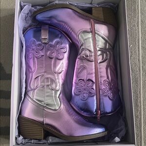 Madden Girl Irridescent Cowboy boots New in box size 3